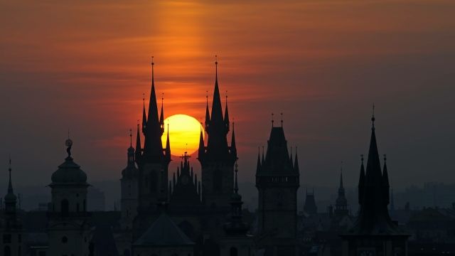 Česko čekají horké dny, tropické teploty zřejmě pokoří rekordy